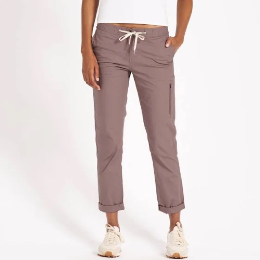 ✨NWOT✨ vuori - Ripstop Women’s Pants - Size M - Plum